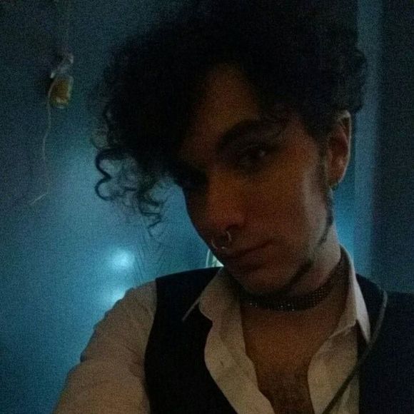 Meet your Posher, Joshua - Picture 3 of 5